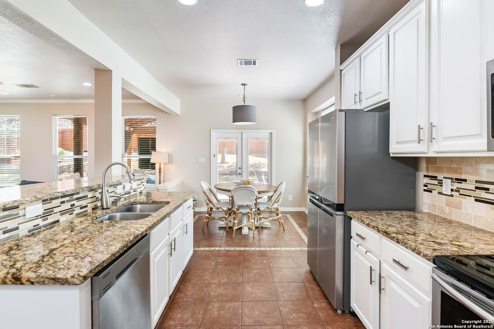 19538 Clay Oak