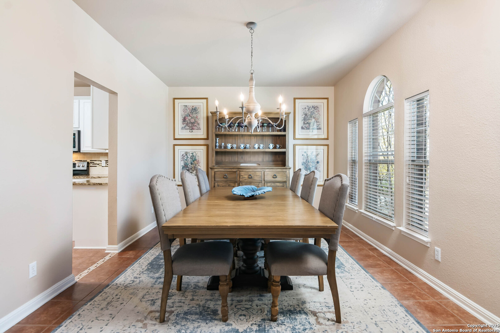 19538 Clay Oak