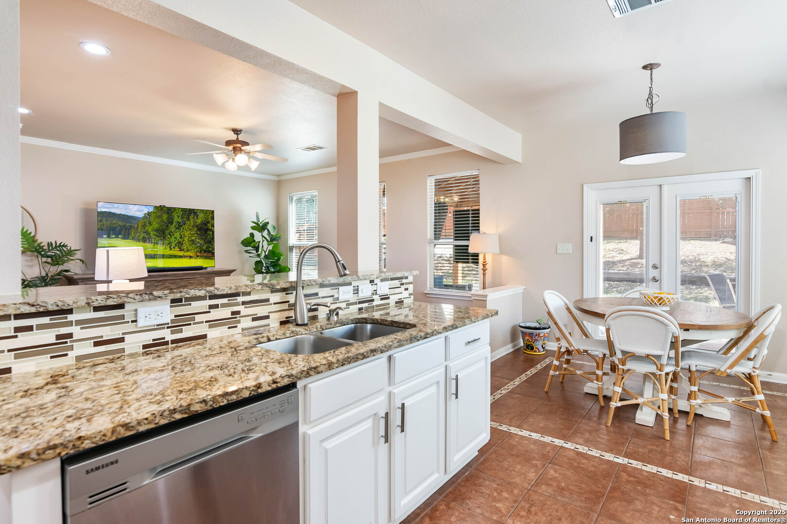 19538 Clay Oak