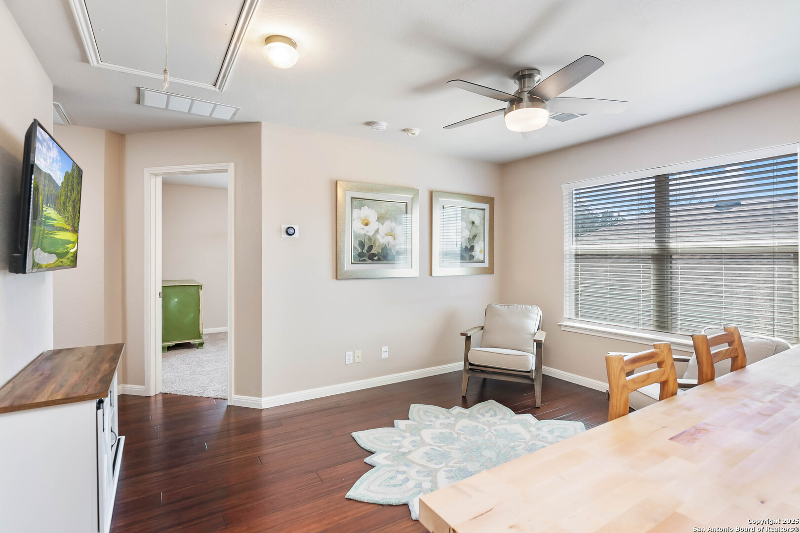 19538 Clay Oak