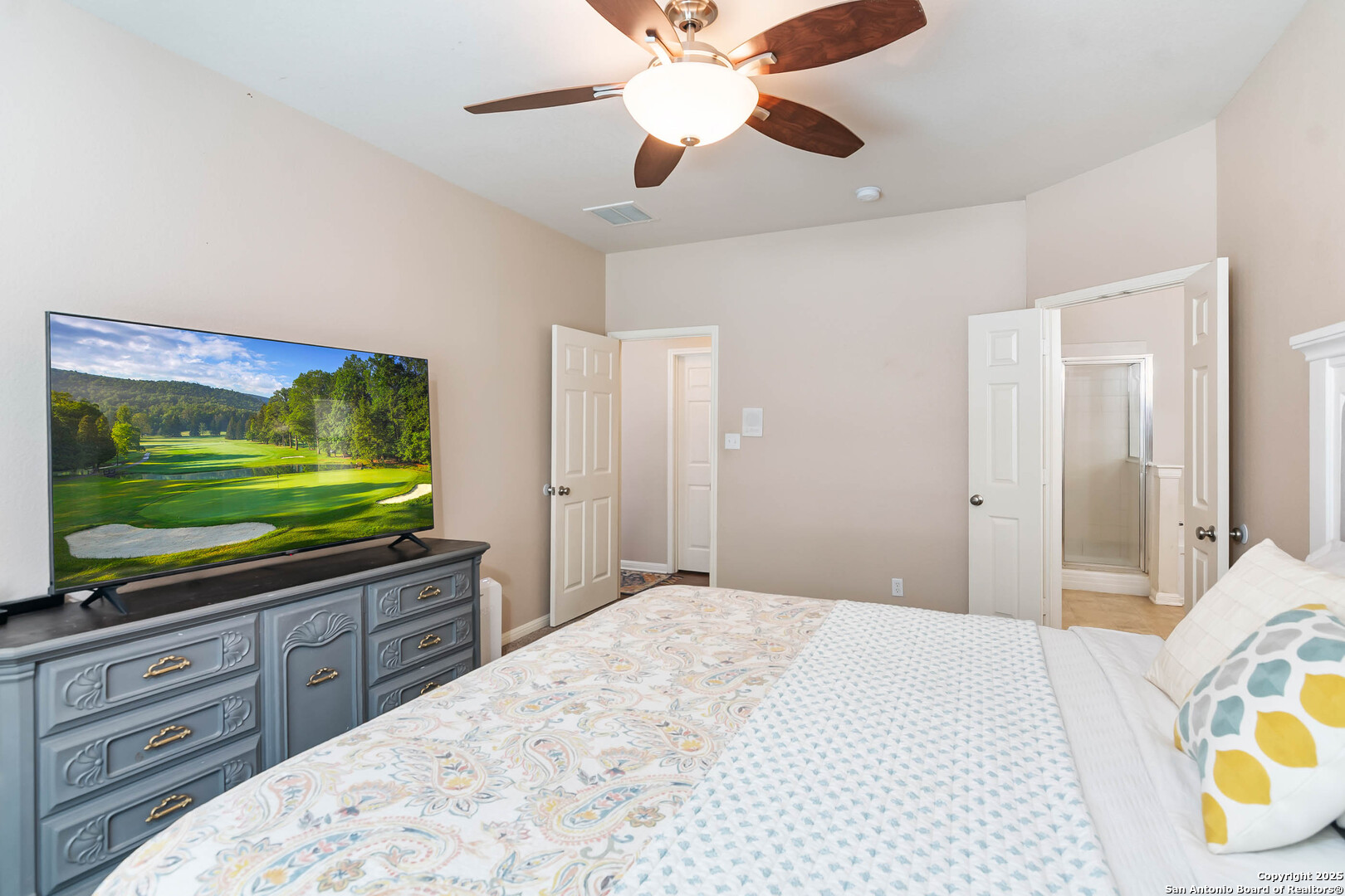 19538 Clay Oak