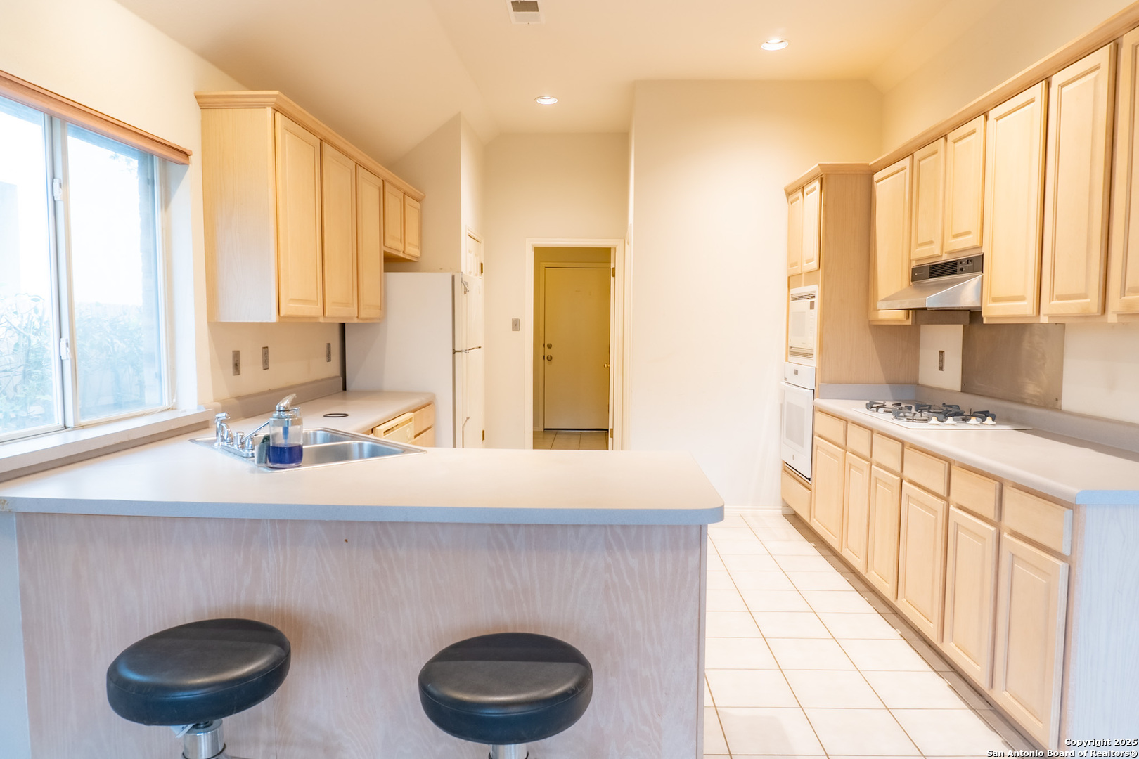 17410 Canyon Breeze