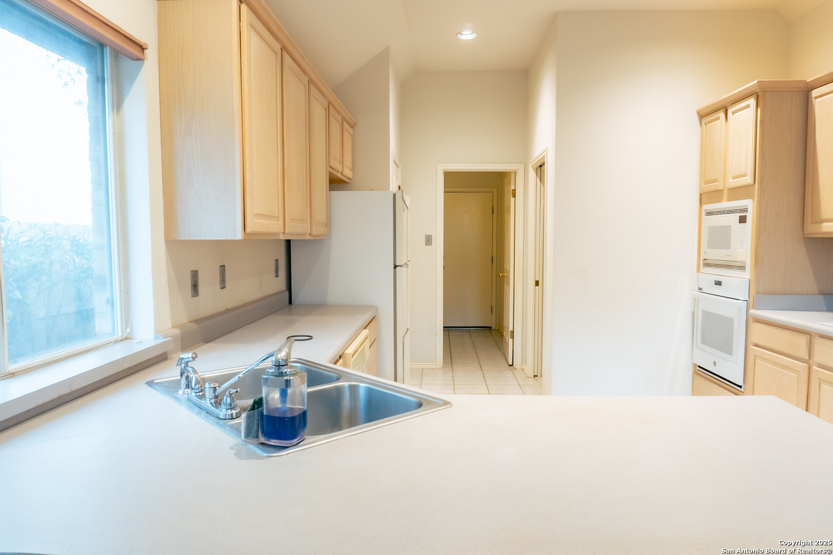 17410 Canyon Breeze