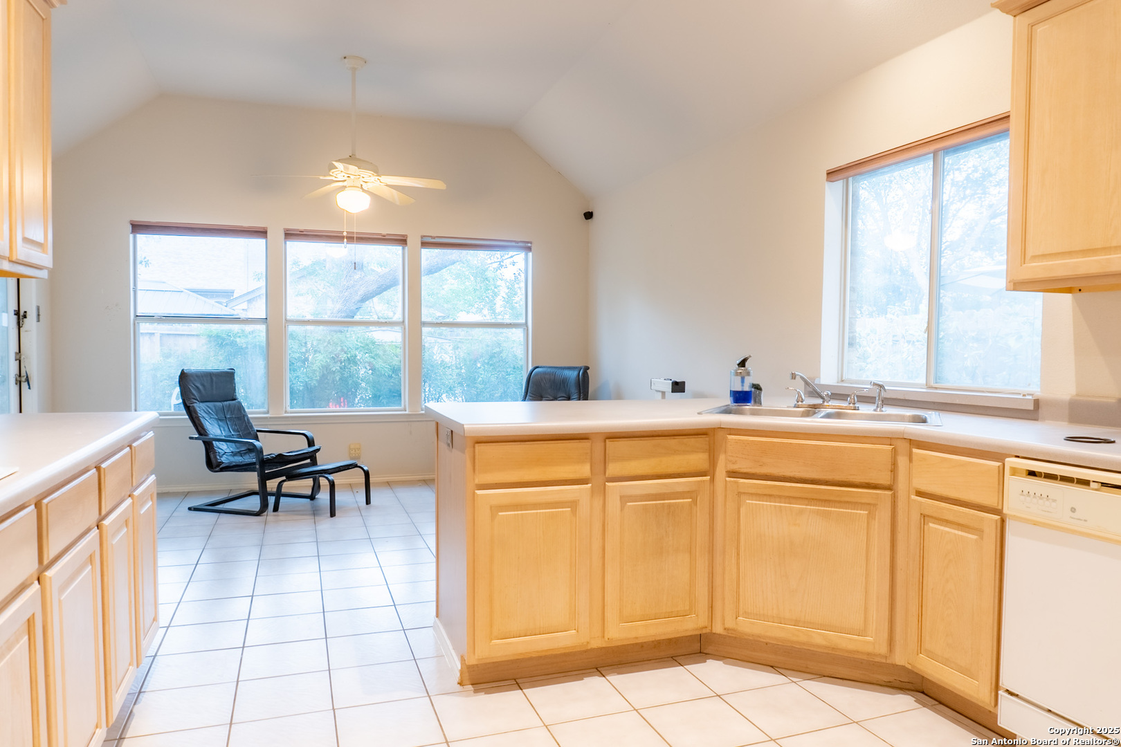 17410 Canyon Breeze