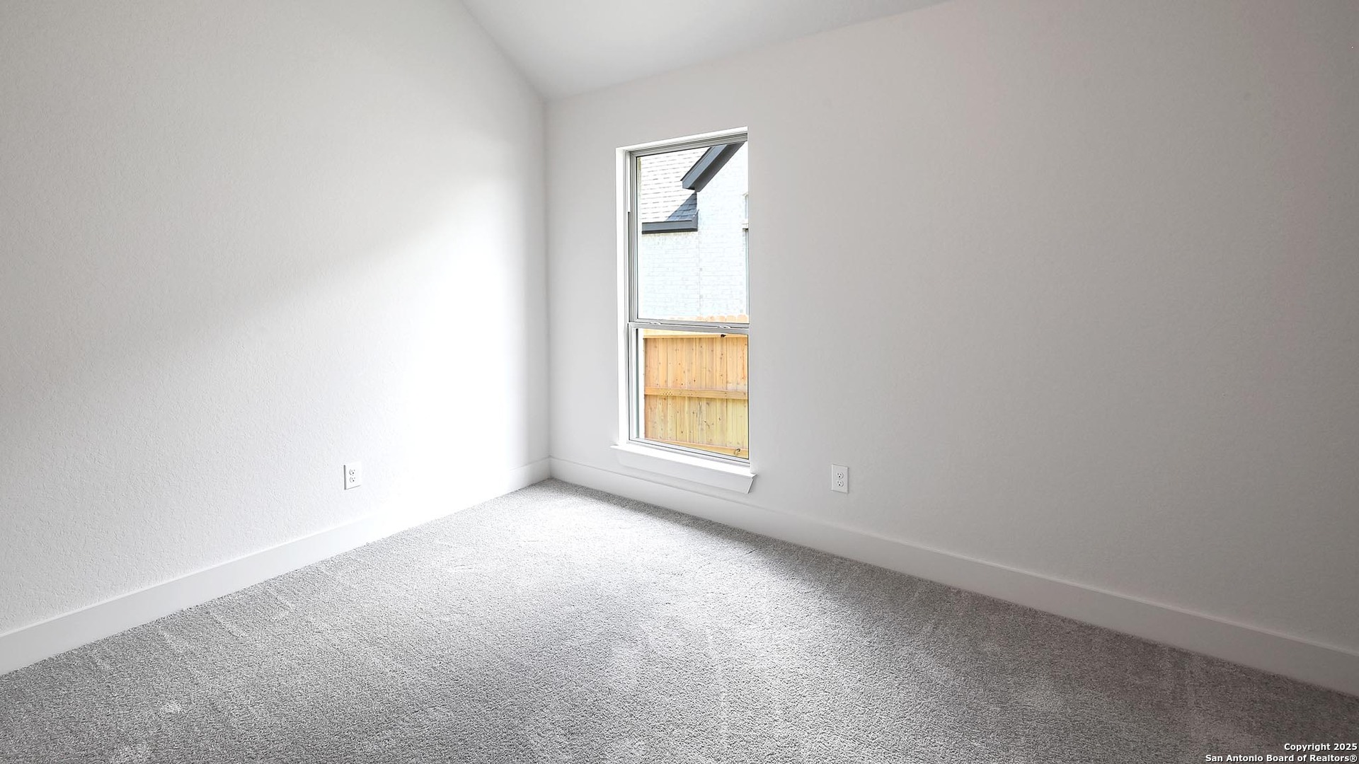3111 Bee Hill