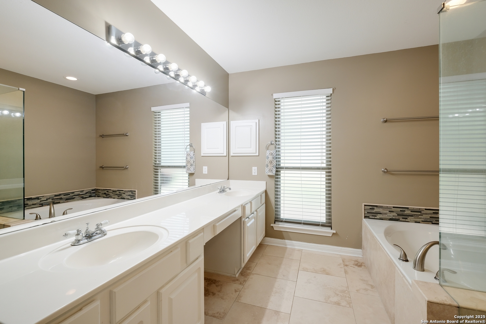25102 Arrow Glen