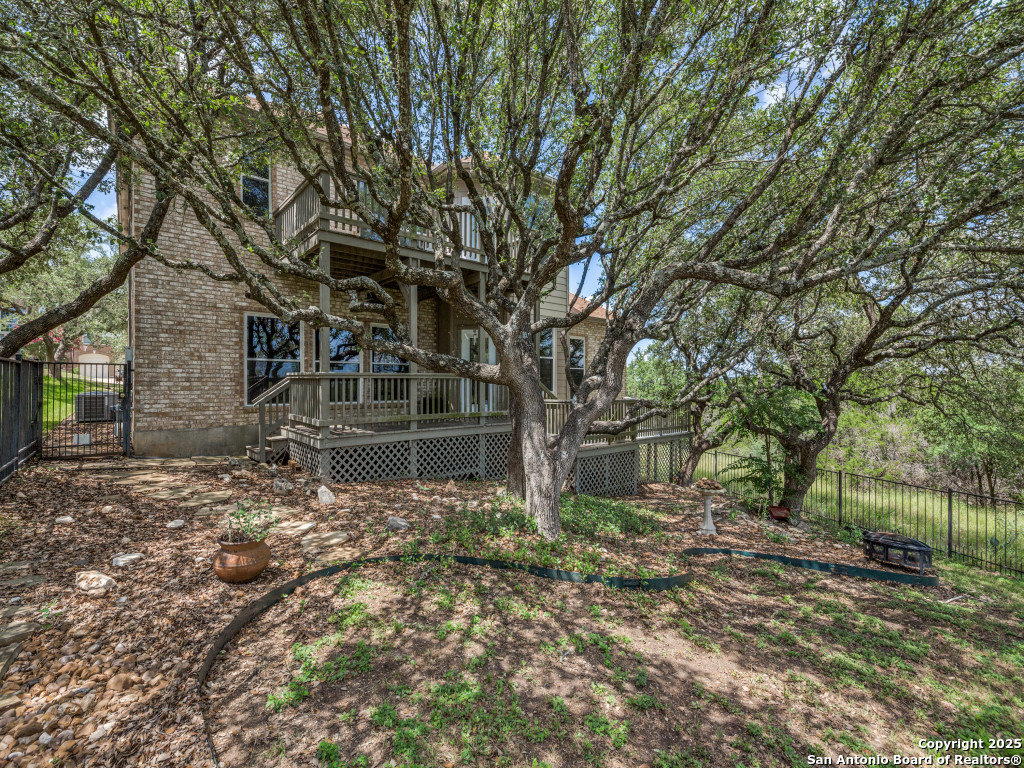 815 Highland Knl