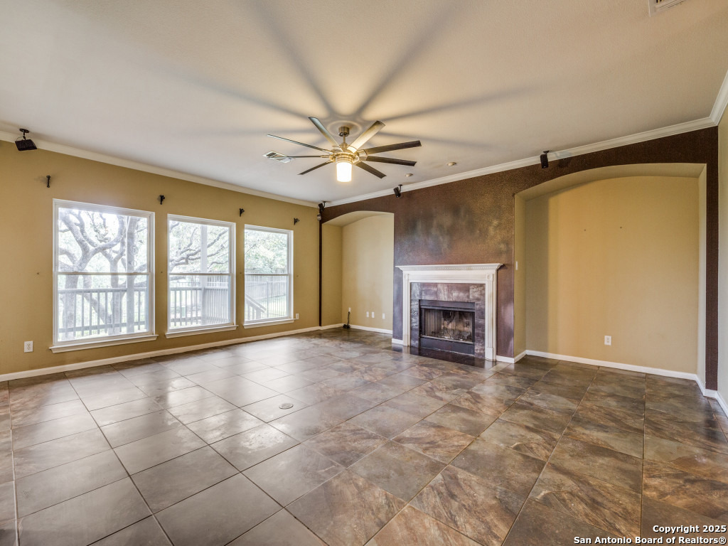 815 Highland Knl