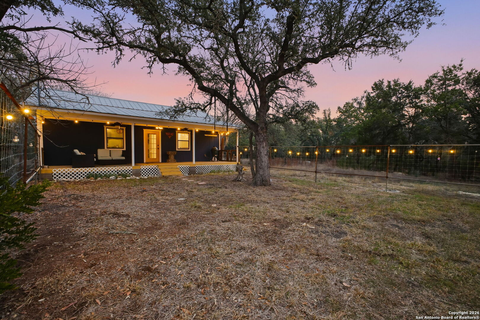 1060 Forest View Dr