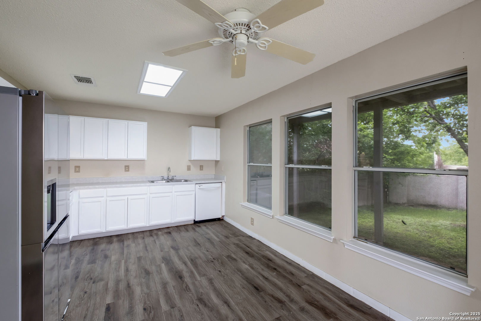 8803 Breezefield
