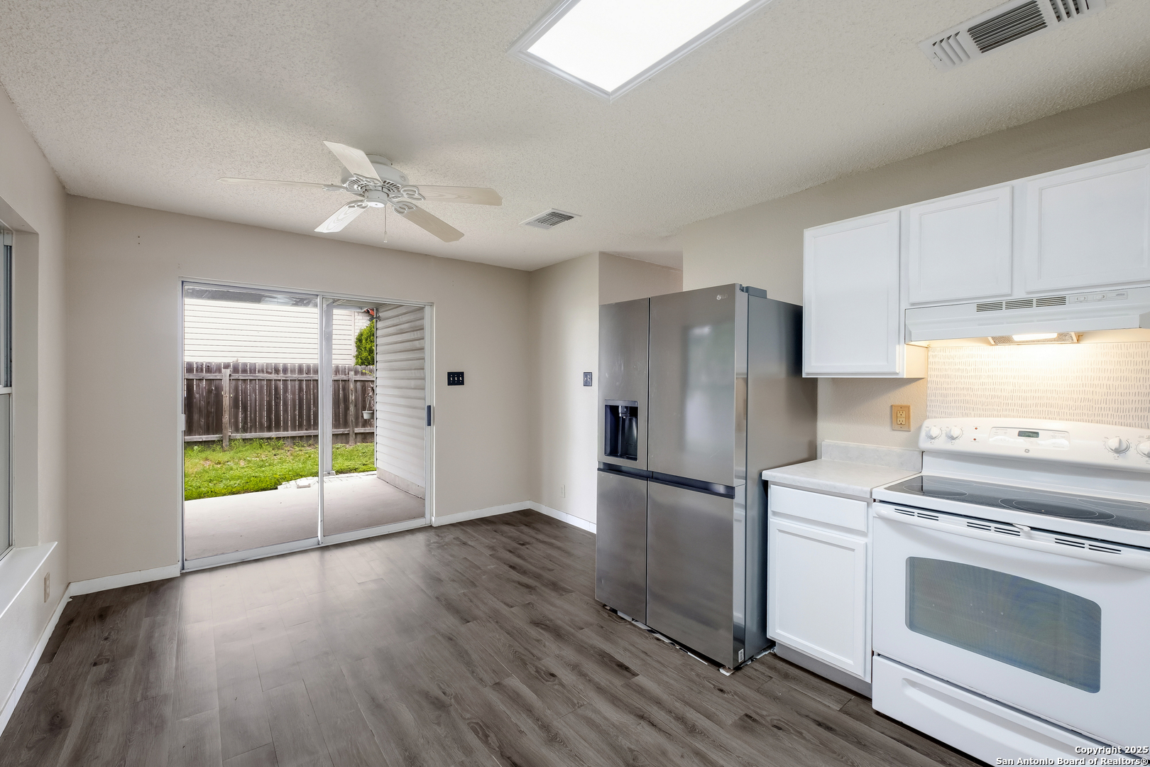 8803 Breezefield