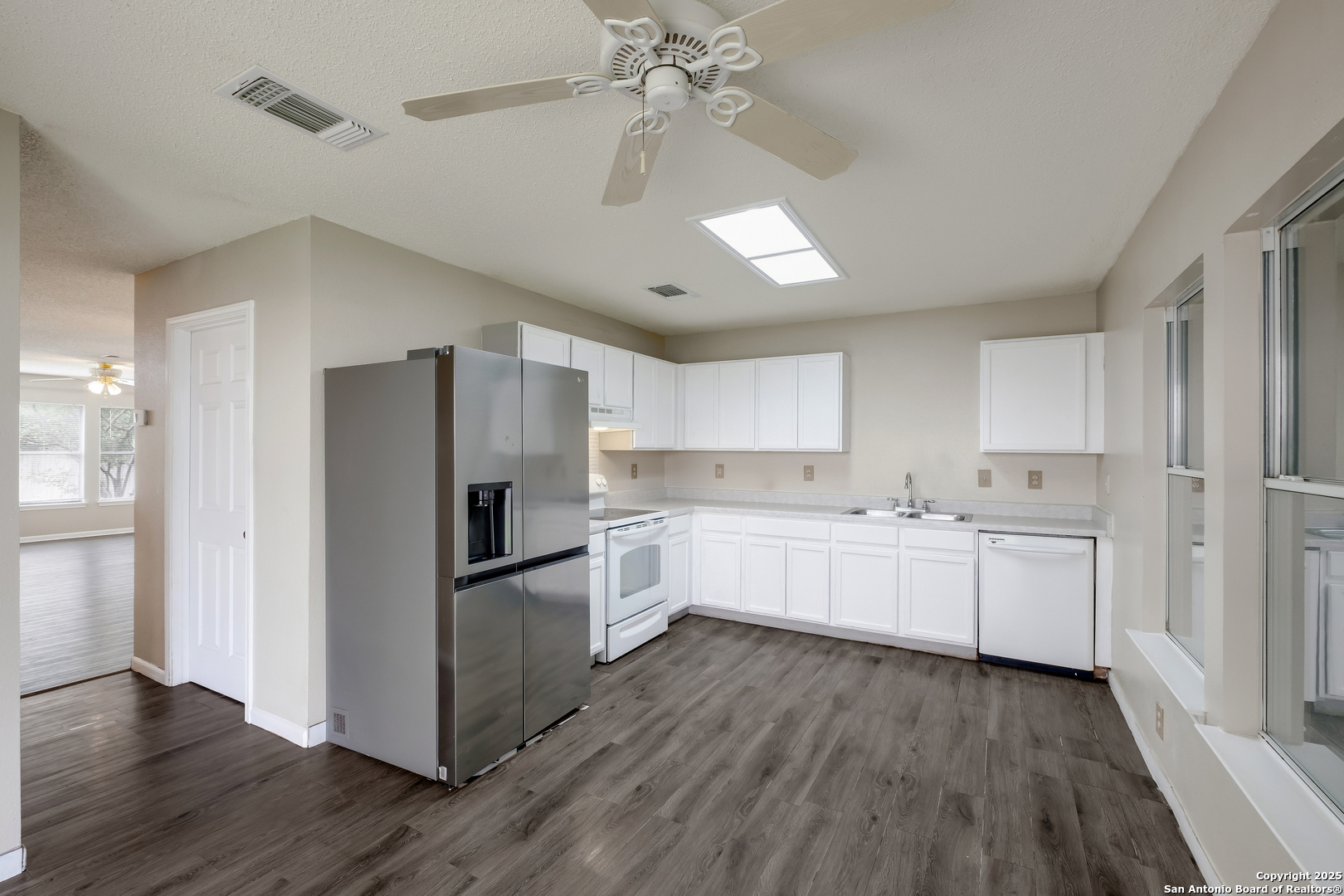 8803 Breezefield