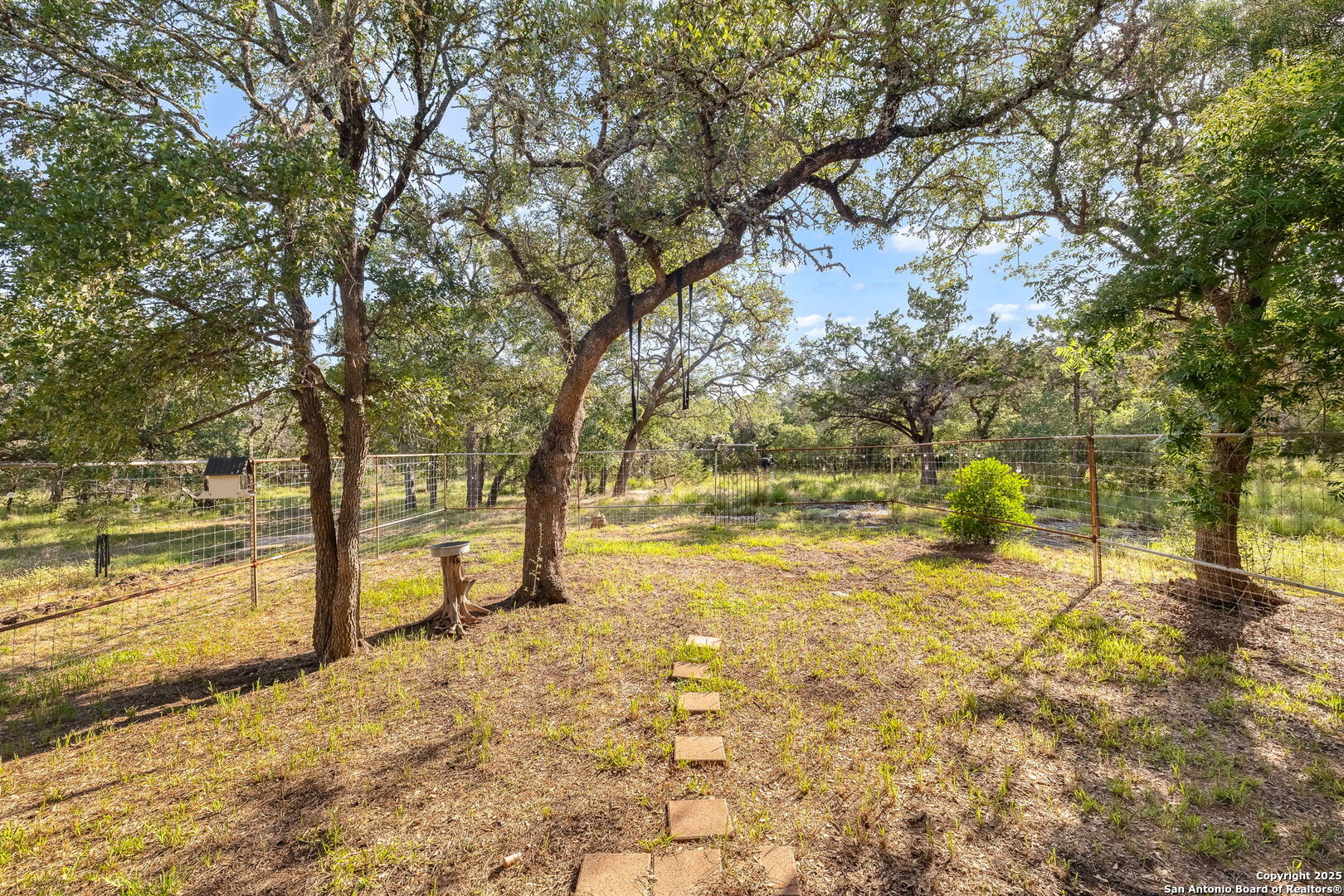 1060 Forest View Dr