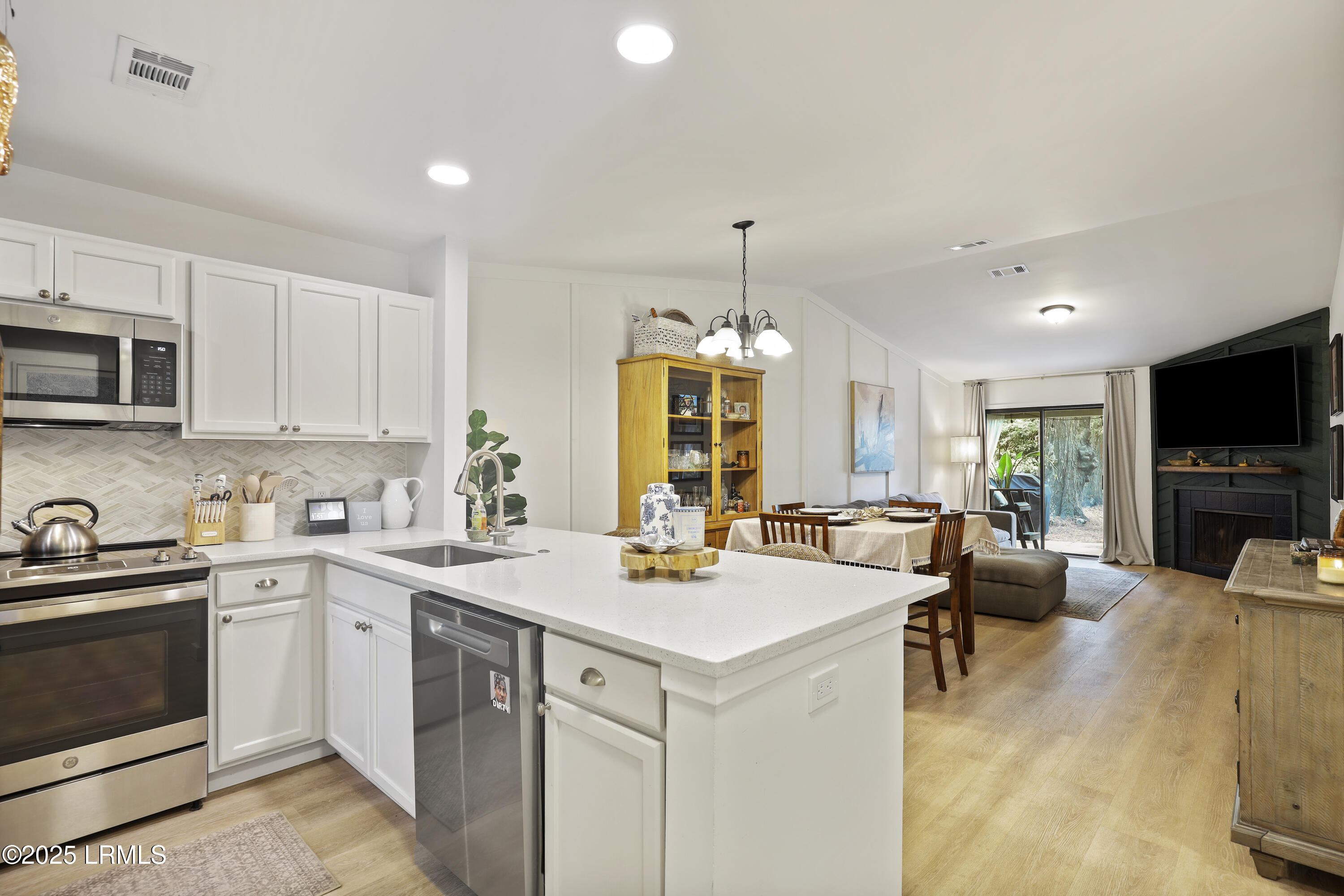 96 Mathews Drive, 160