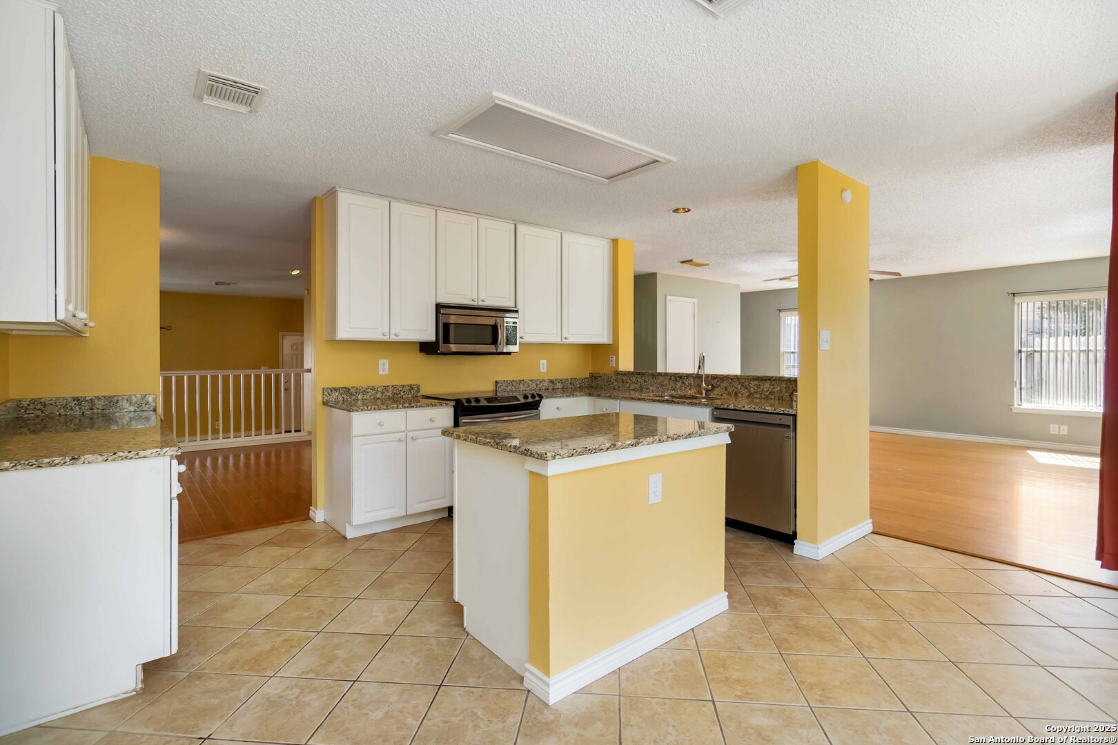 14419 Red Grove