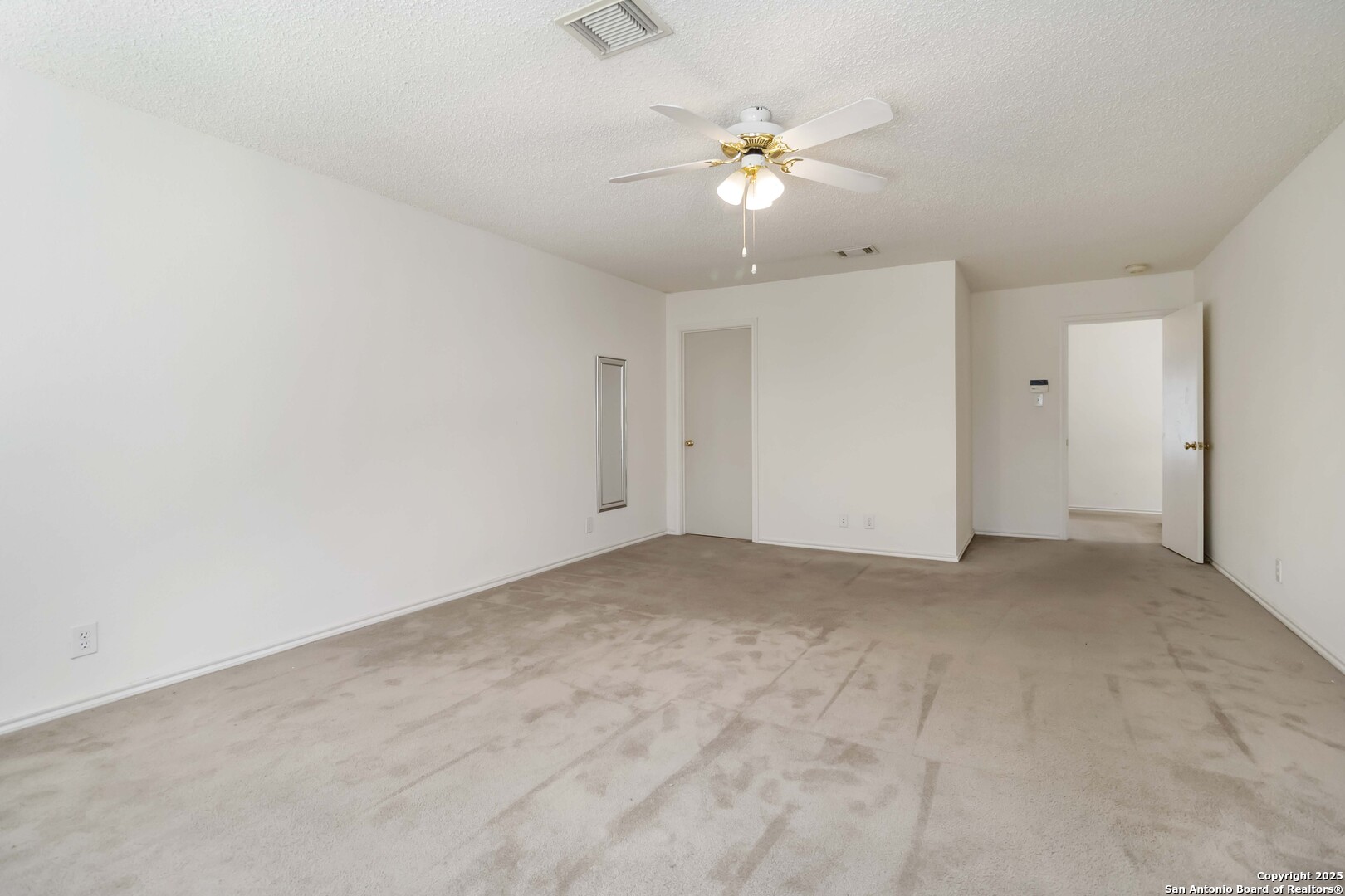 14419 Red Grove