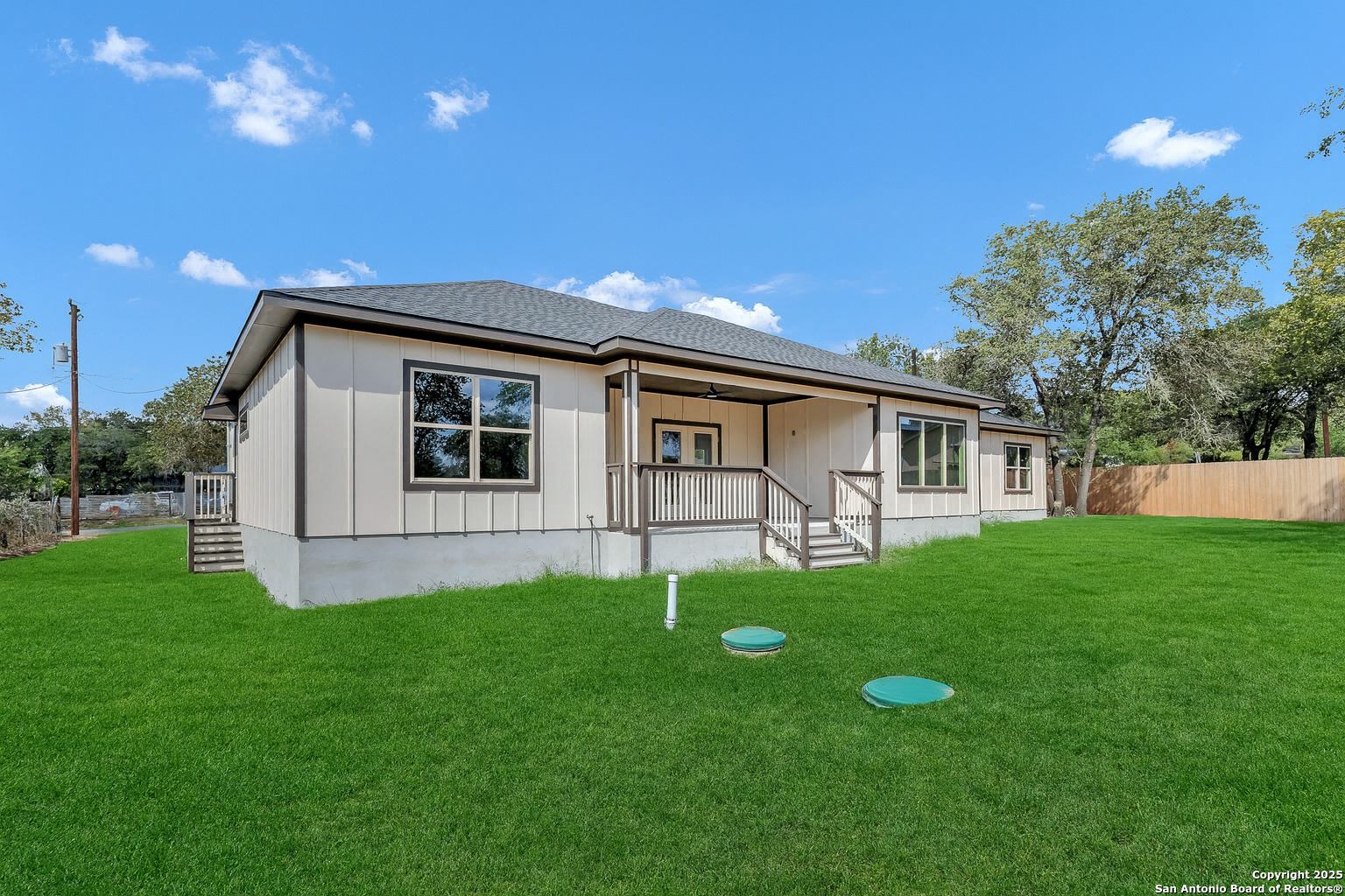 23048 Hilltop Peaks