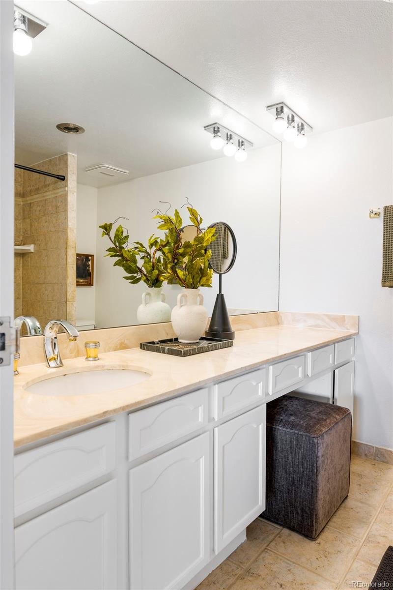 1200 N Humboldt Street Unit: 1204