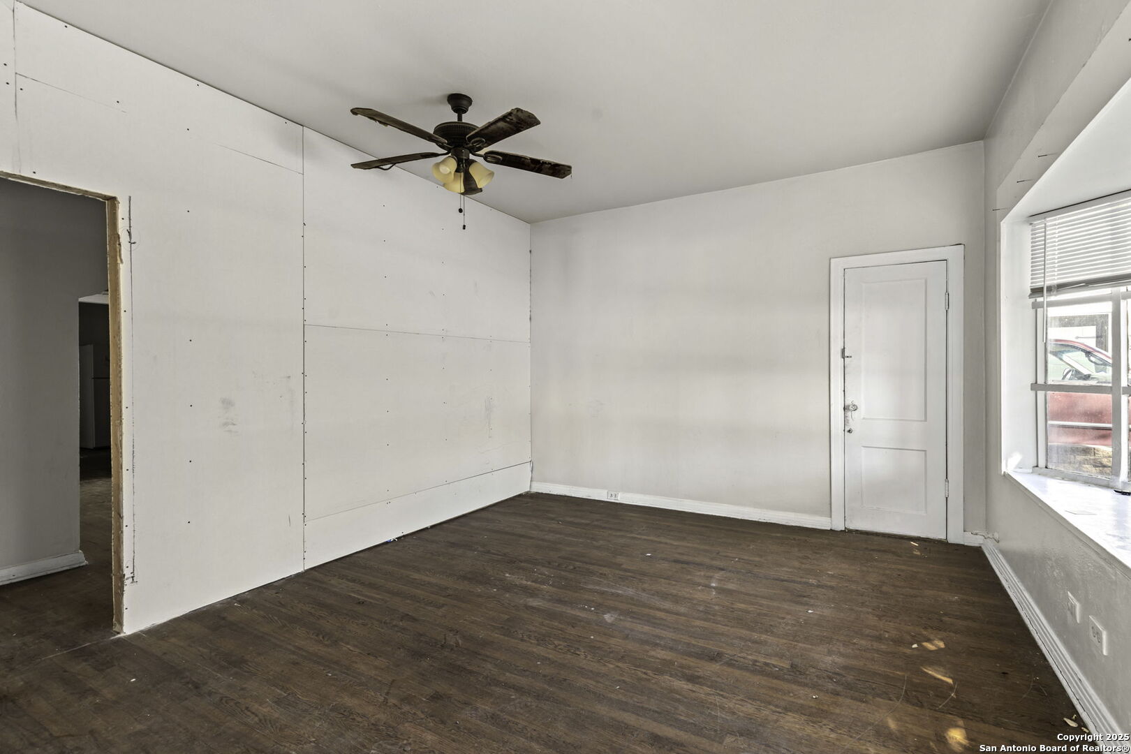 6715 Broadway