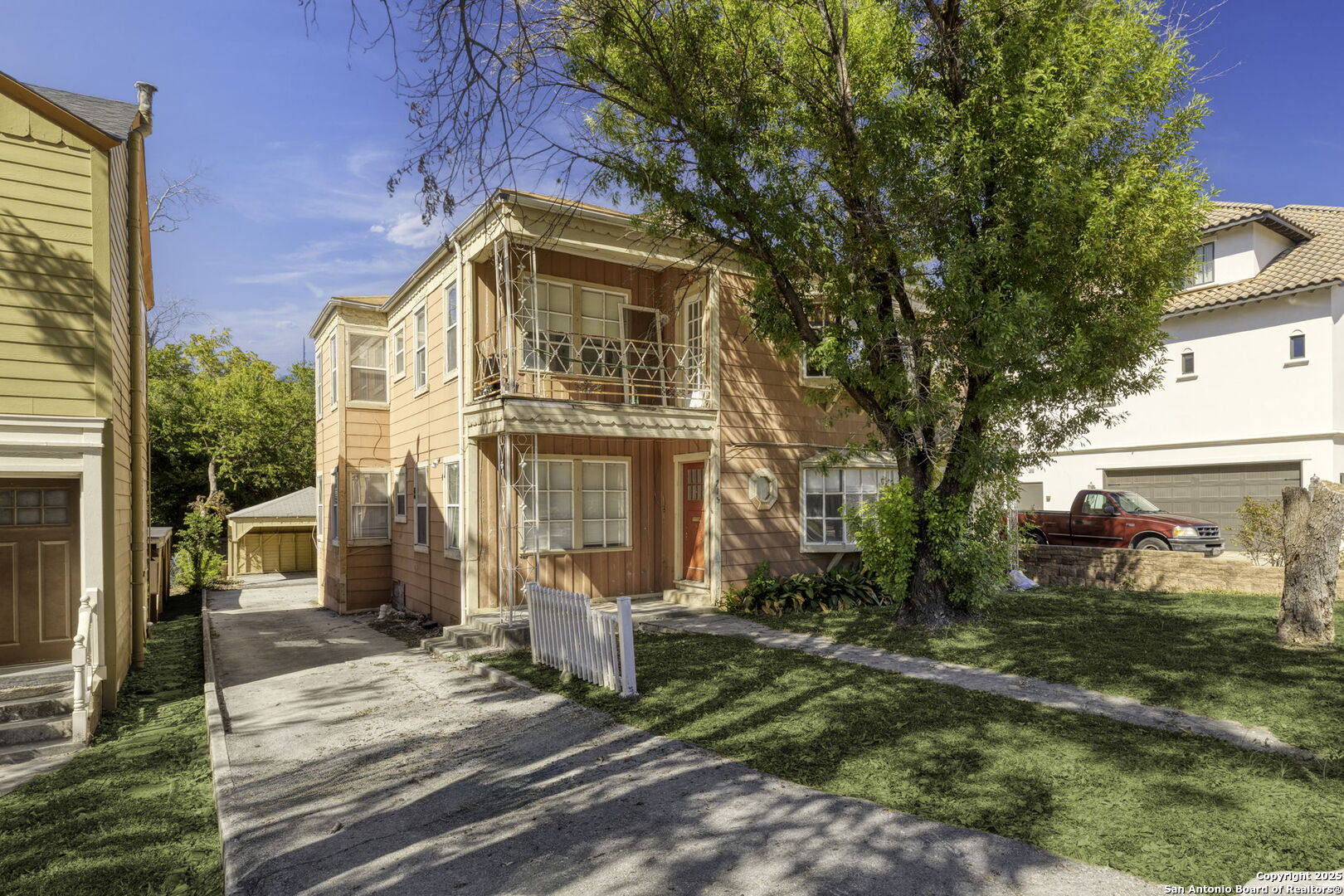 6715 Broadway