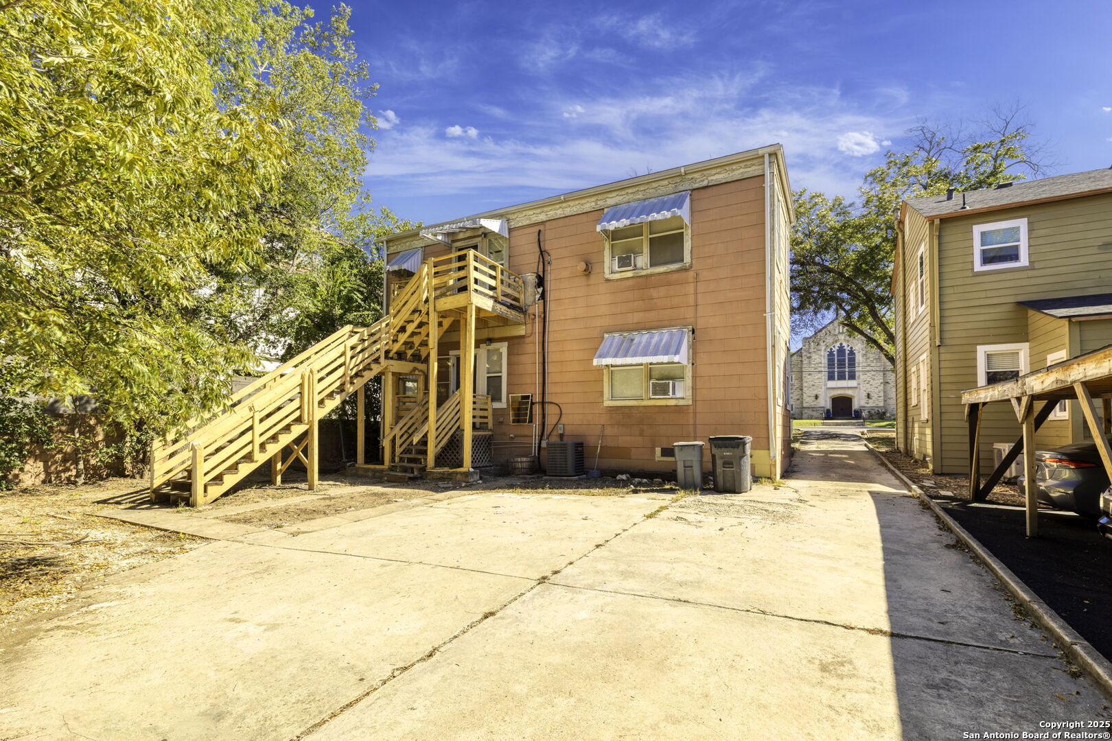 6715 Broadway