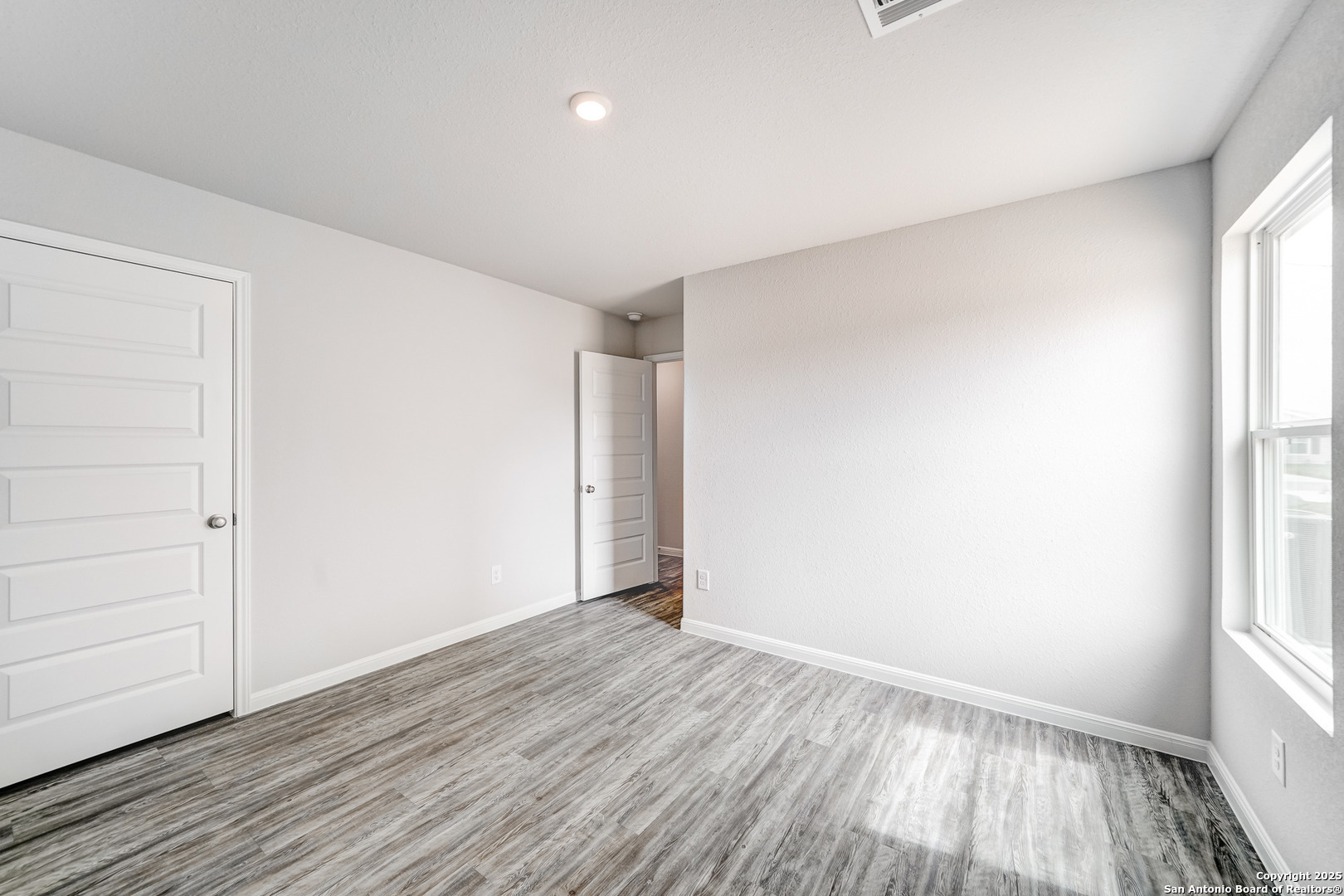 305 Mariposa Circle