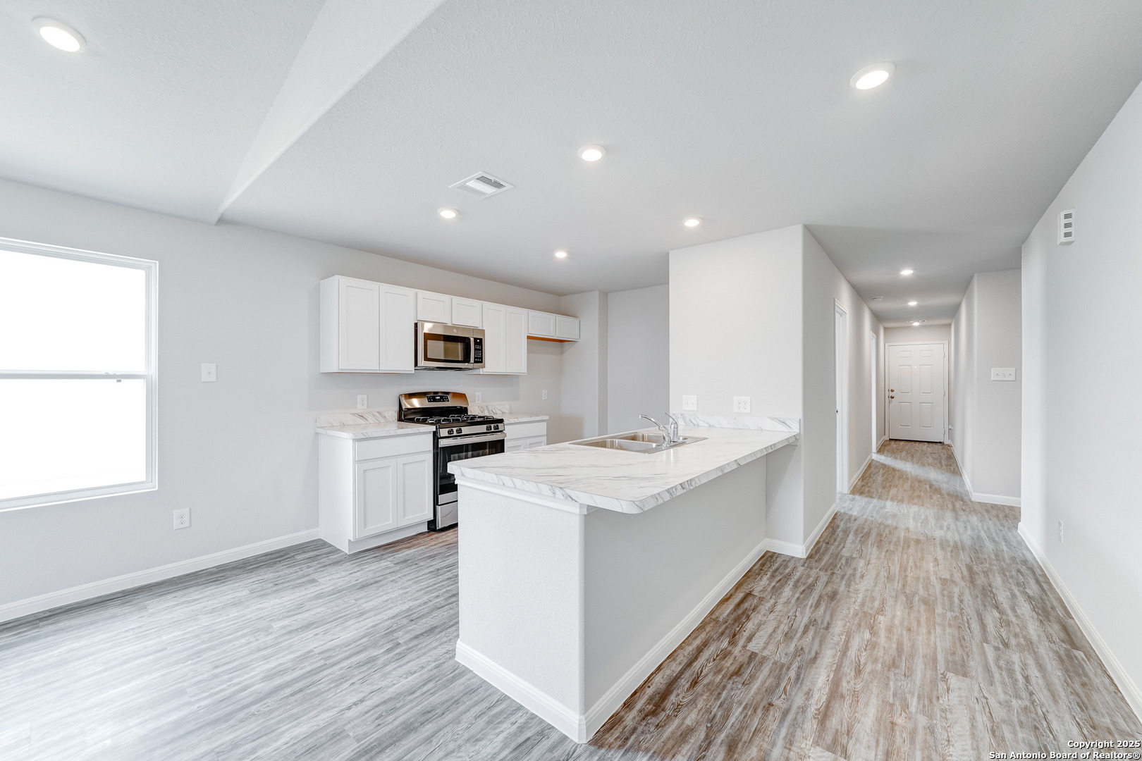 305 Mariposa Circle
