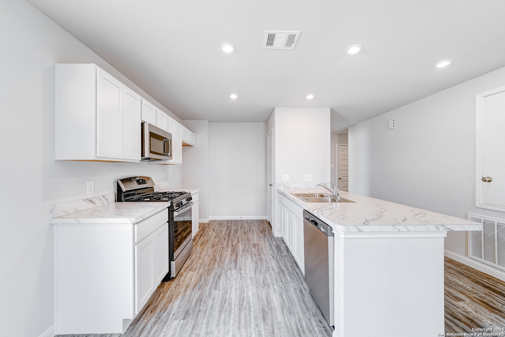 305 Mariposa Circle
