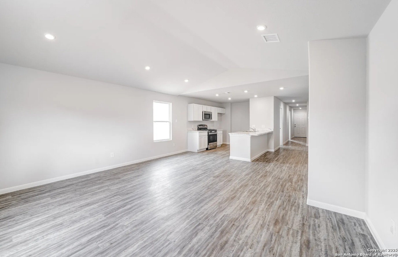 305 Mariposa Circle