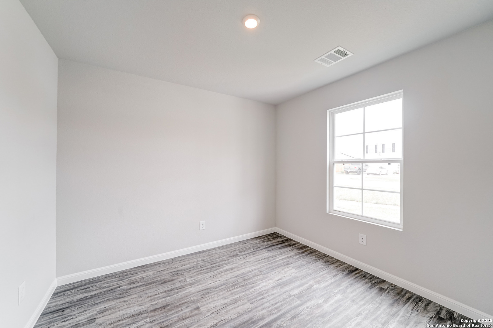 305 Mariposa Circle