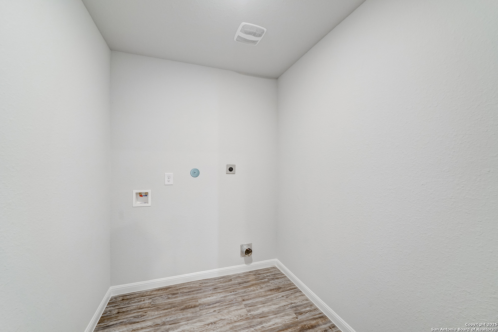 305 Mariposa Circle