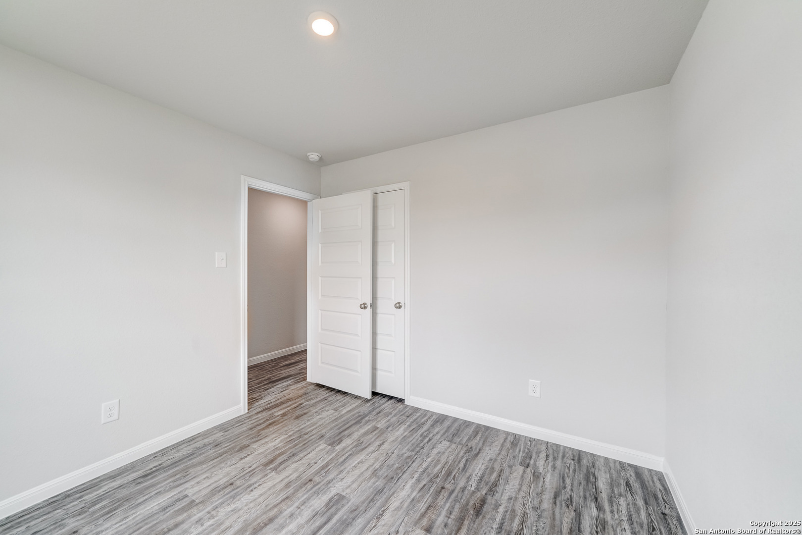 305 Mariposa Circle