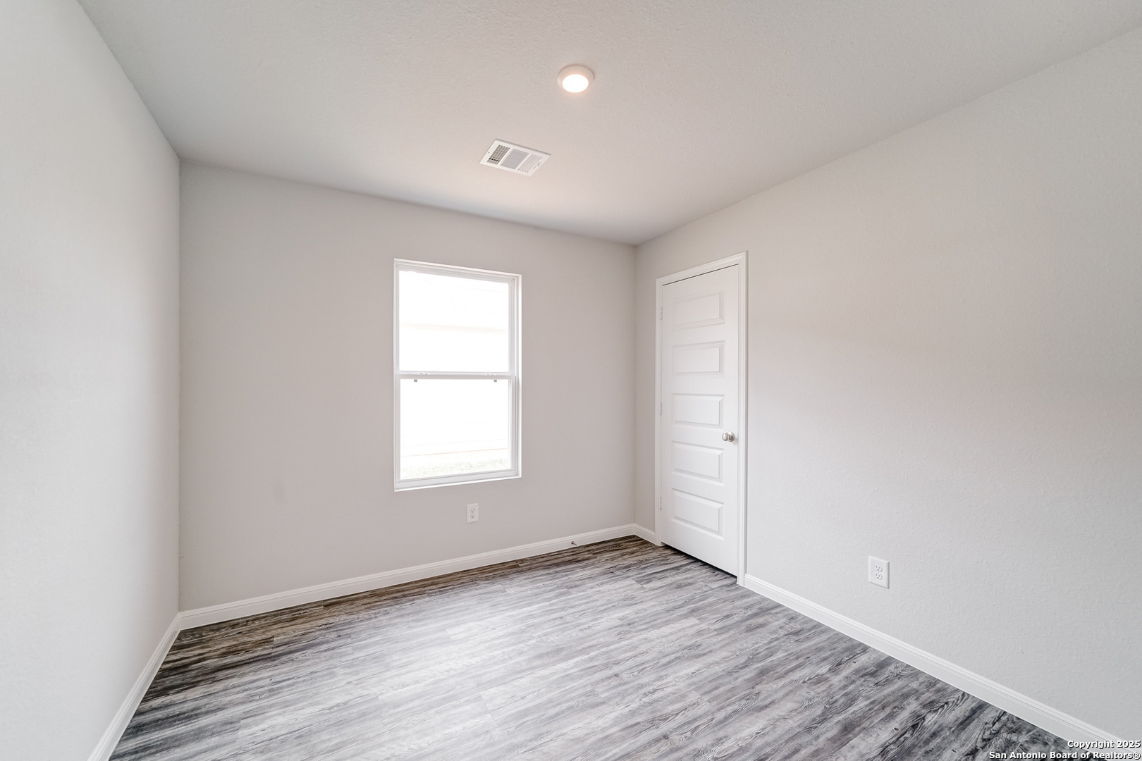 305 Mariposa Circle