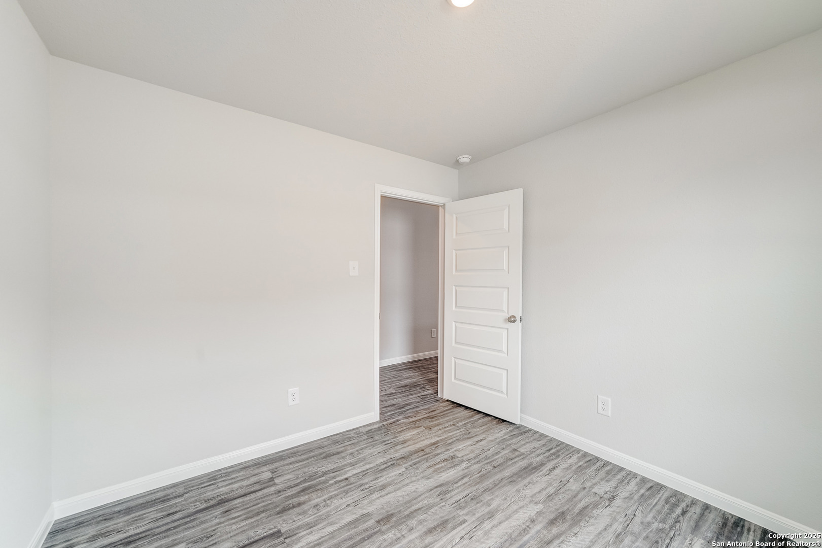 305 Mariposa Circle