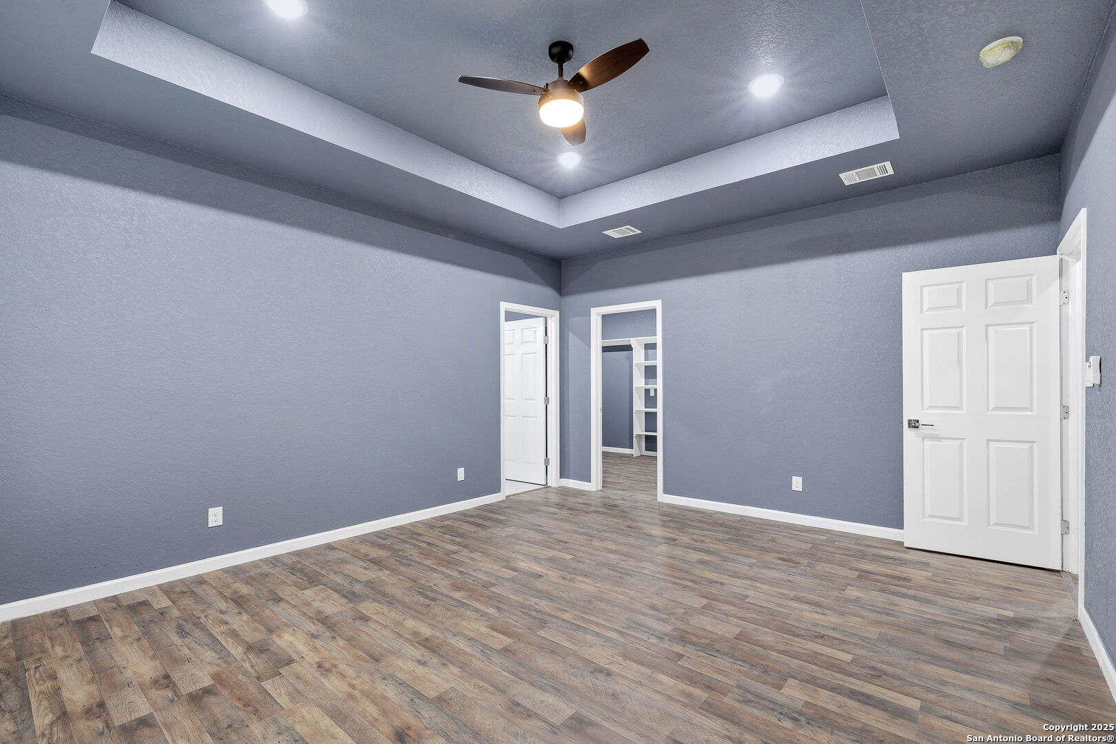 3715 Commercial