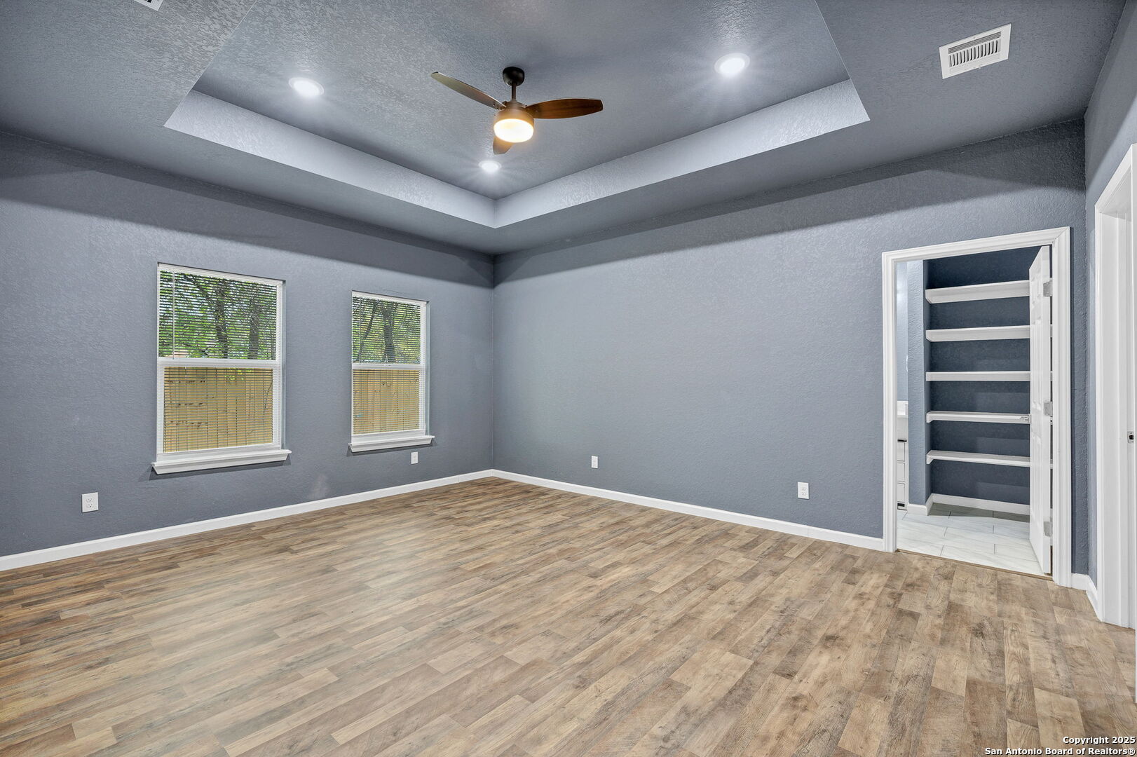3715 Commercial