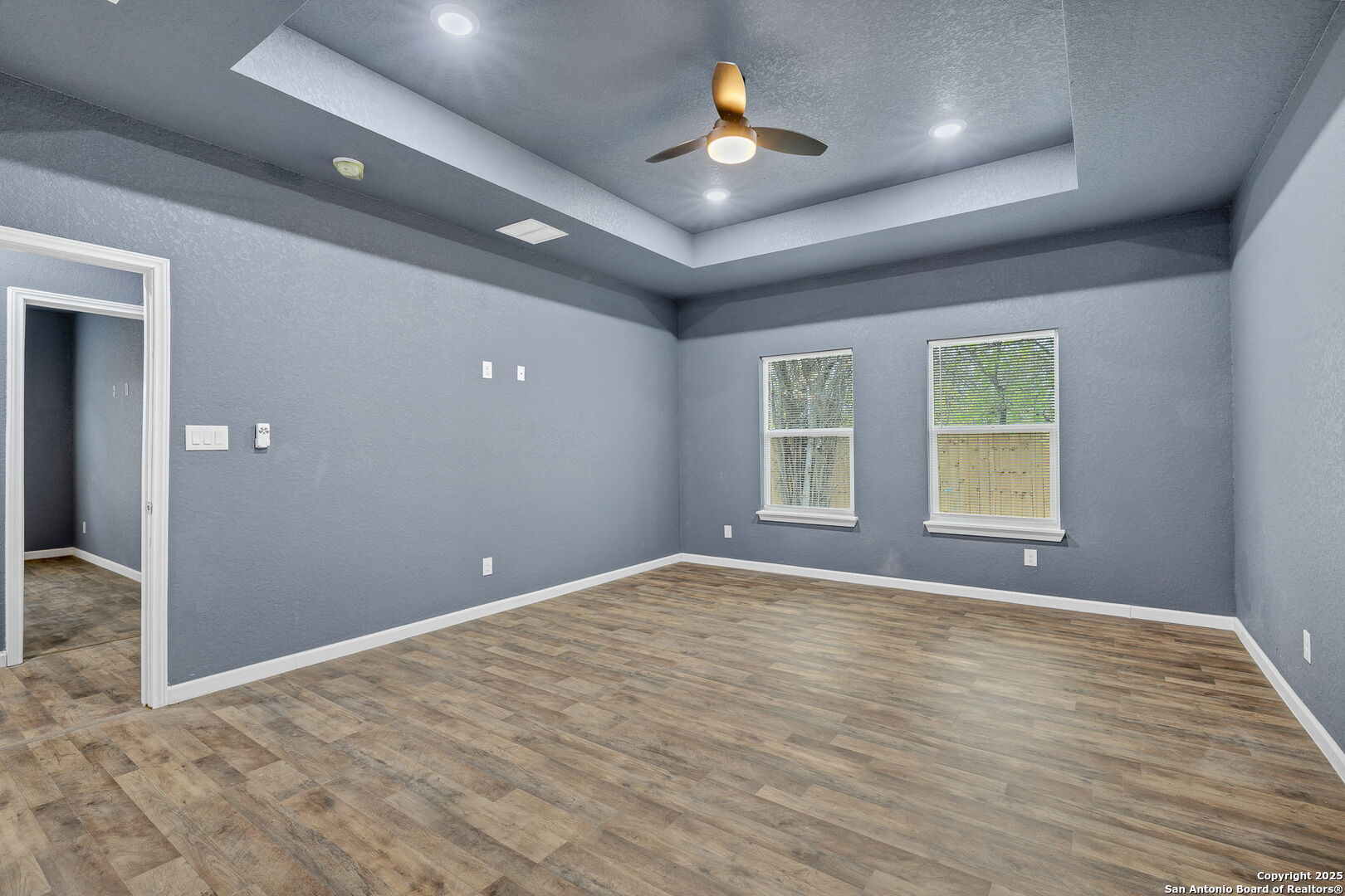 3715 Commercial