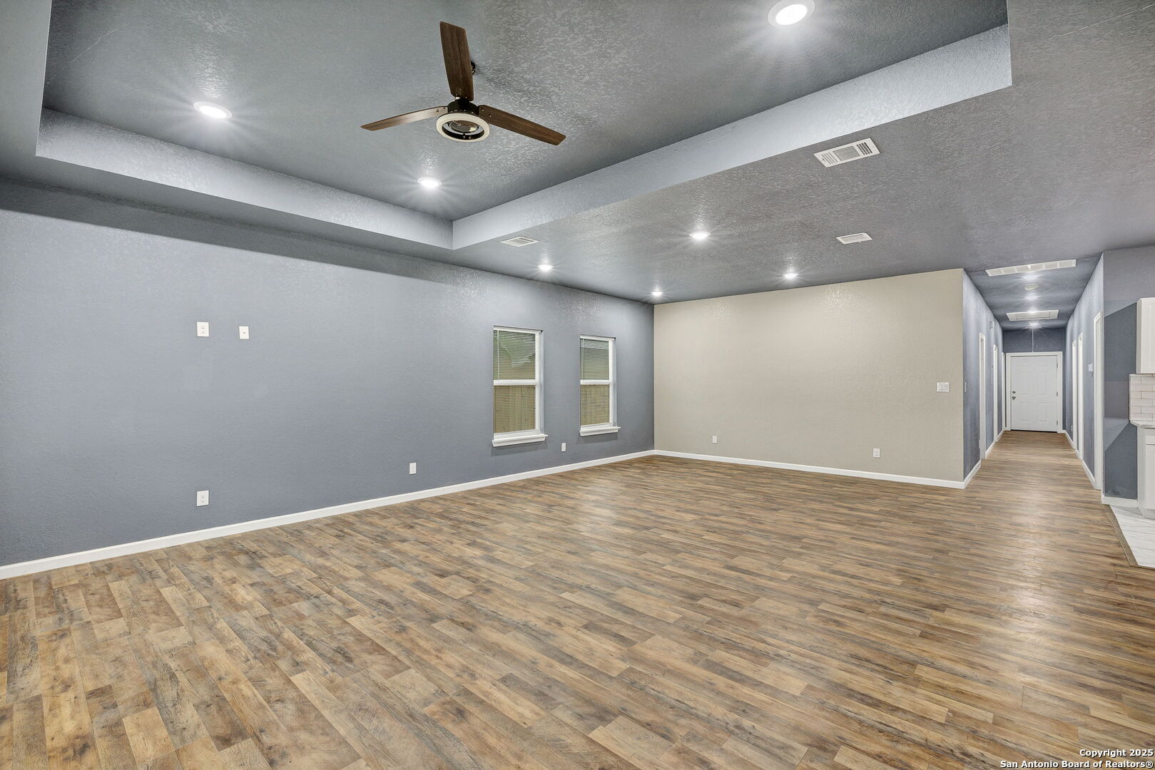 3715 Commercial