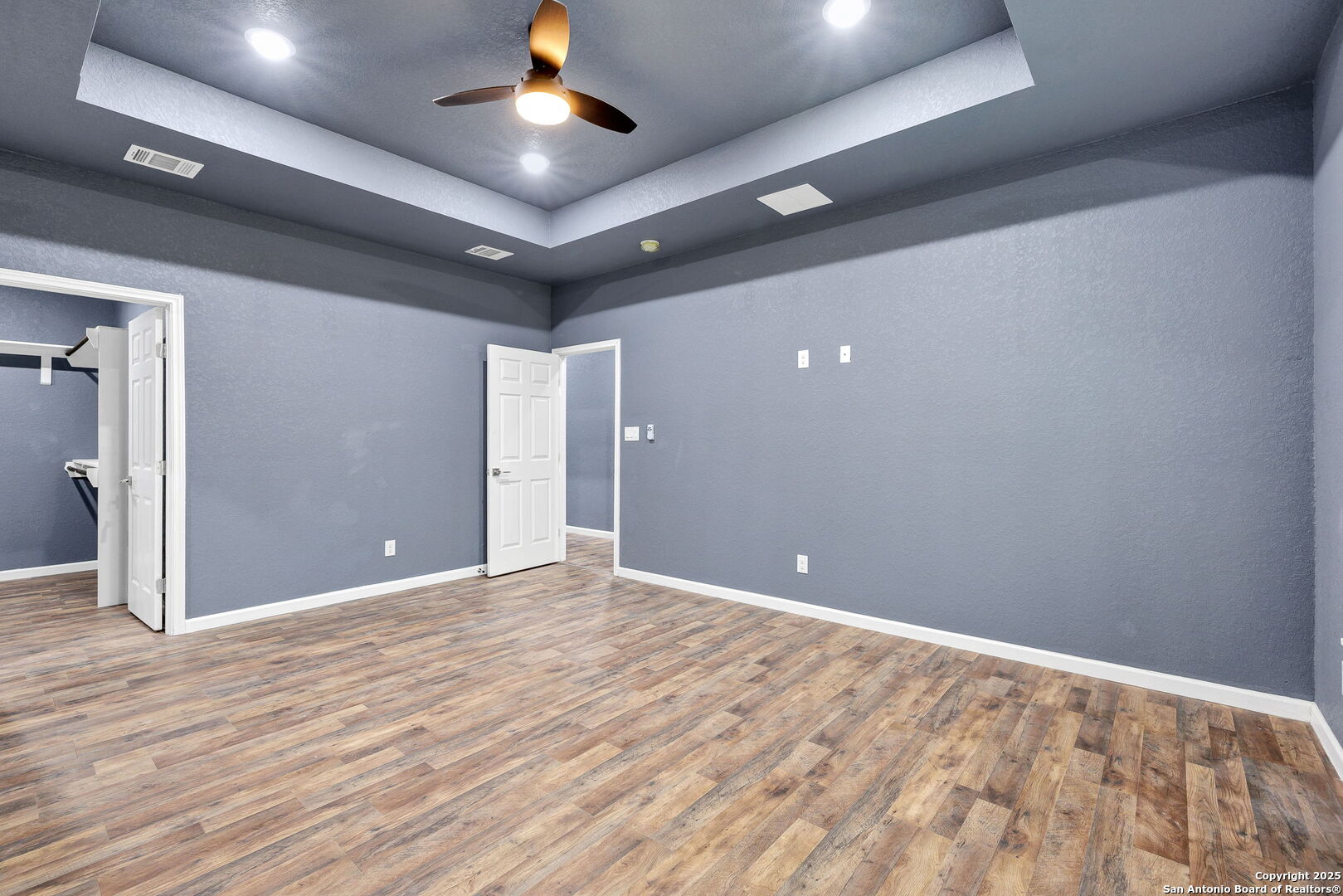 3715 Commercial