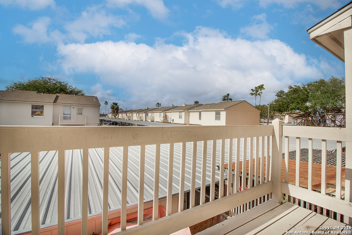 6702 Everhart Unit: O106