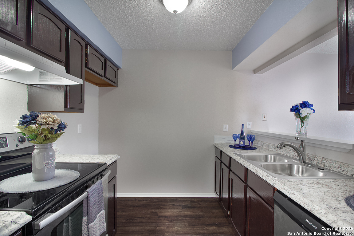 6702 Everhart Unit: O106