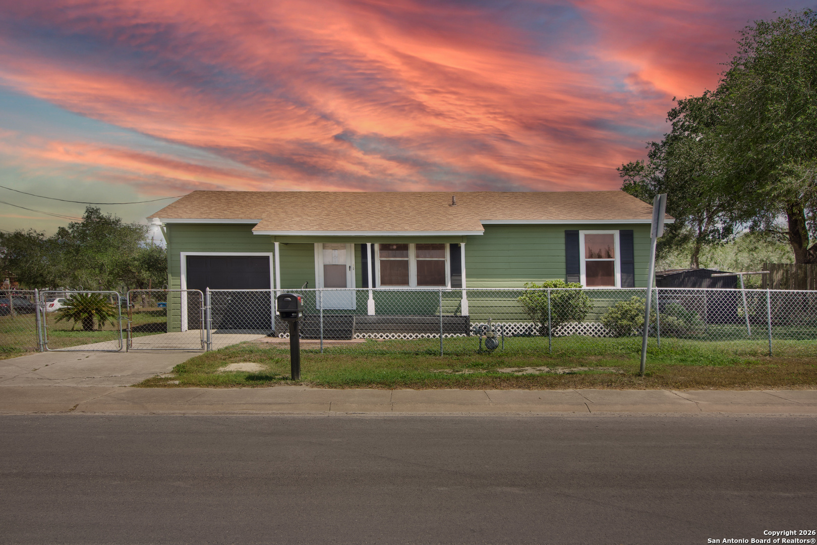 901 E 5th