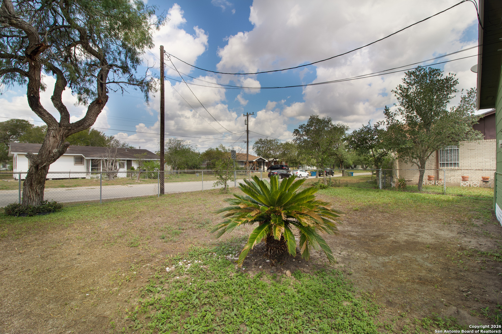 901 E 5th