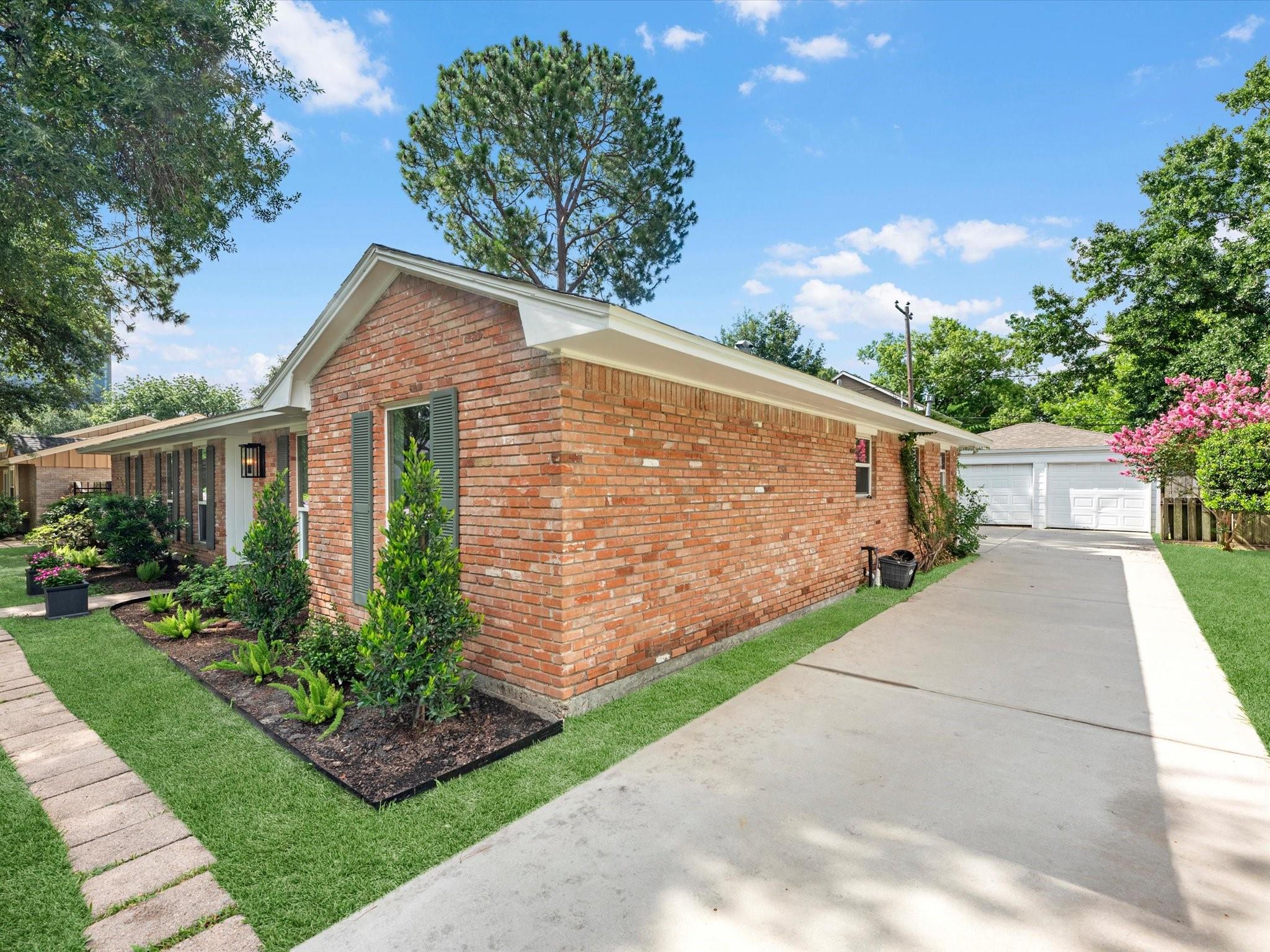 10627 Burgoyne Road