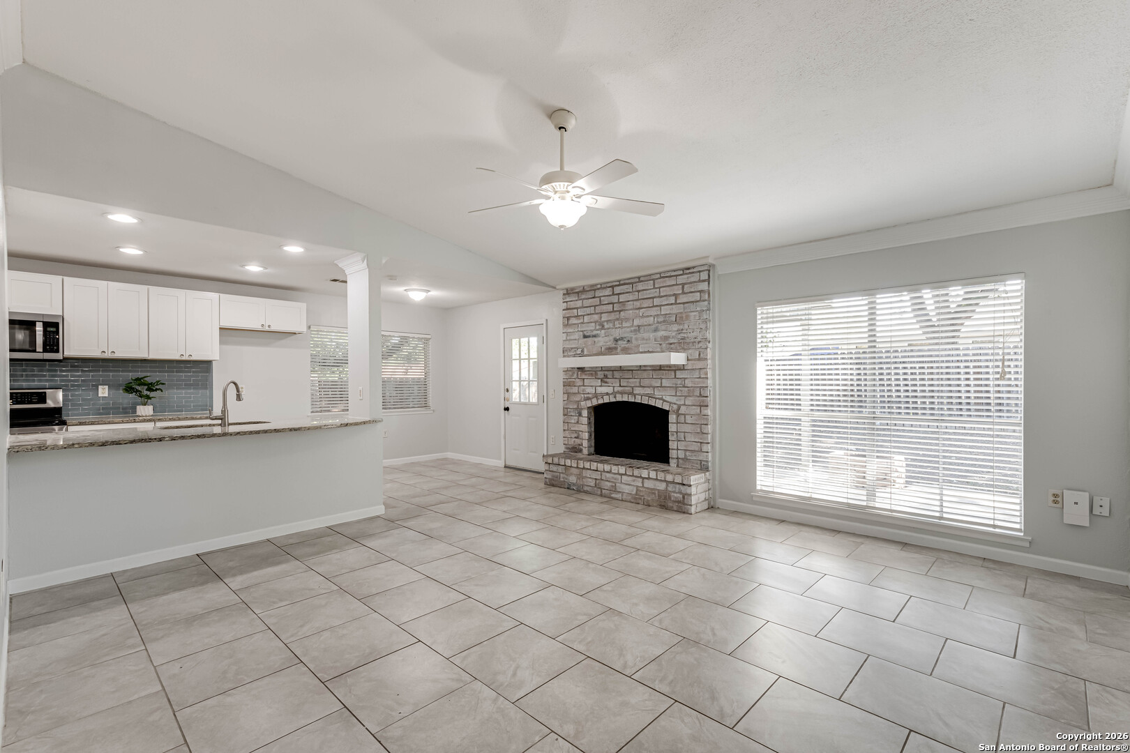 12417 Bret Springs