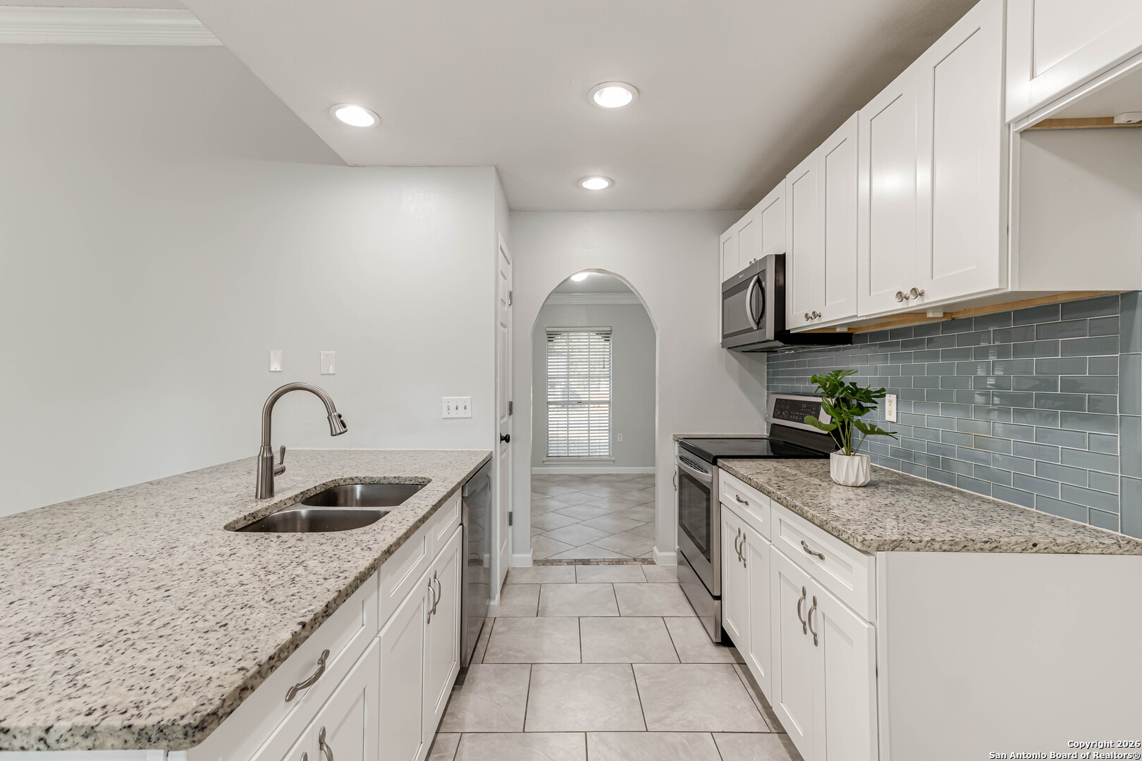 12417 Bret Springs