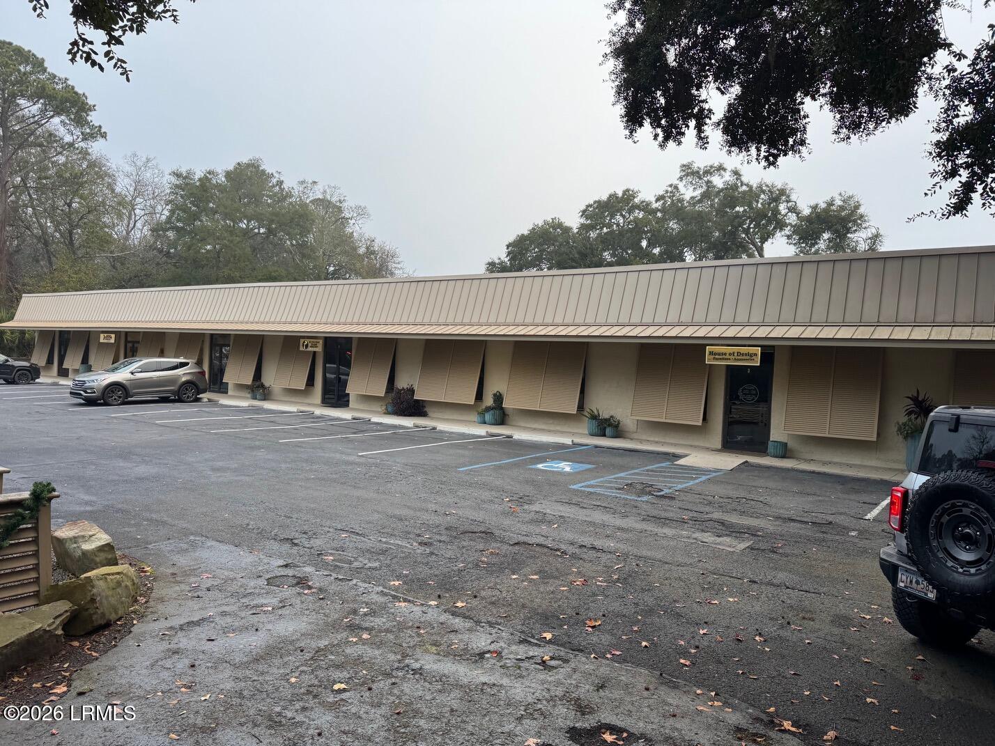 11 Mathews Drive 4