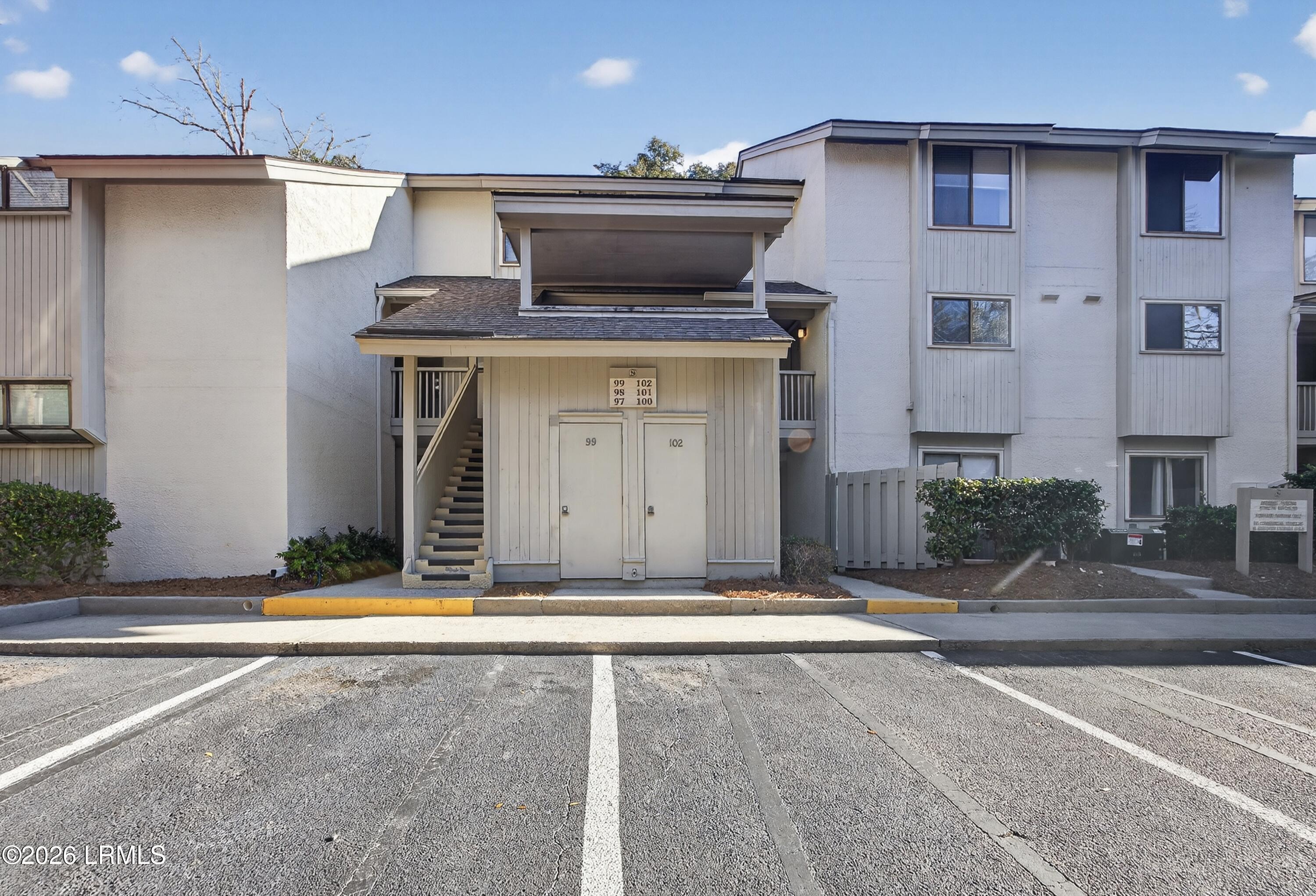 36 Deallyon Avenue 102