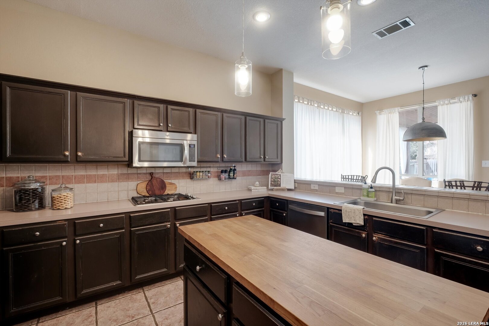 823 Peg Oak