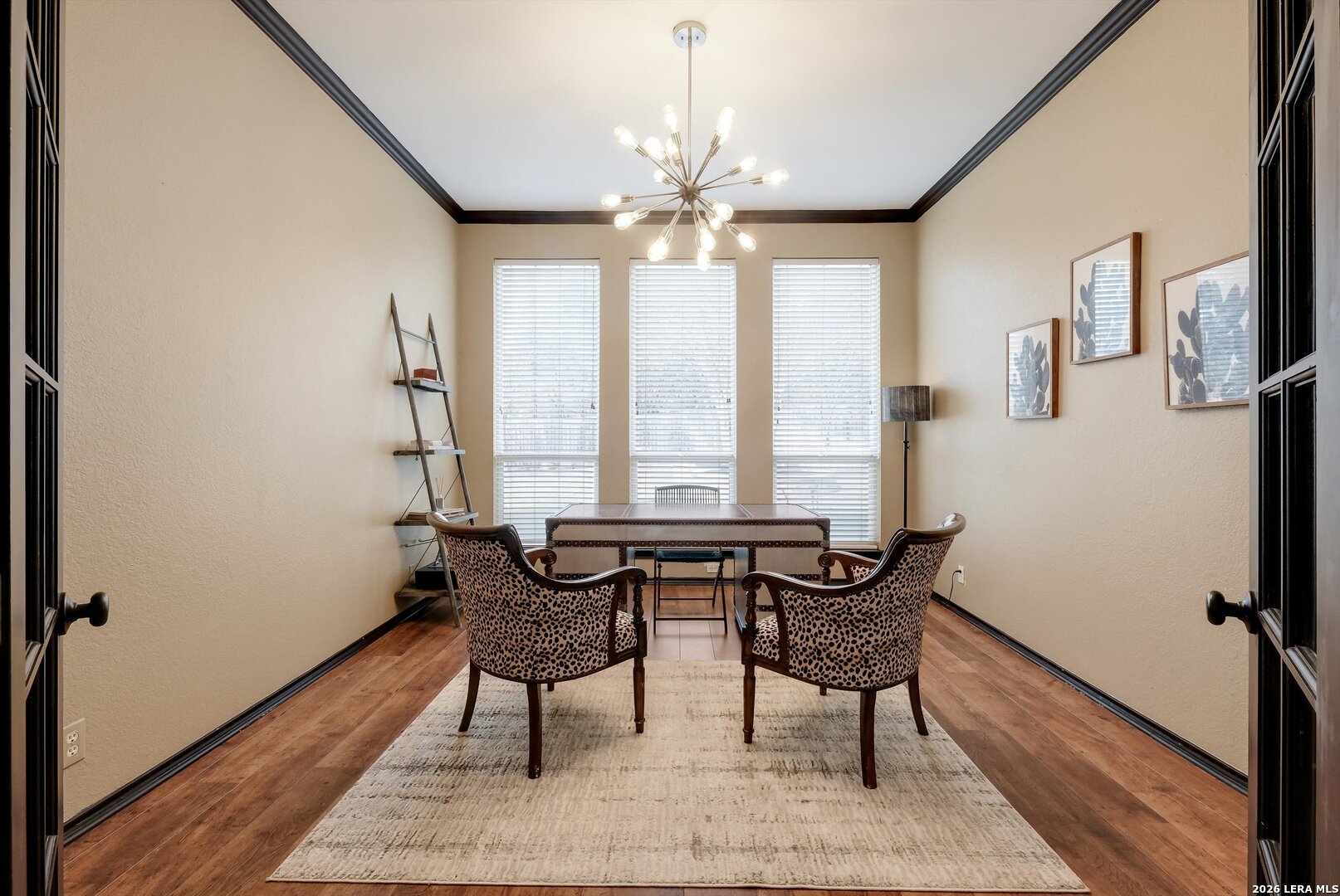 823 Peg Oak